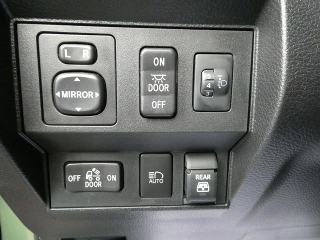 2021 Toyota Tundra 4WD 4WD SR5 CrewMax 5.5' Bed 5.7L (SE)