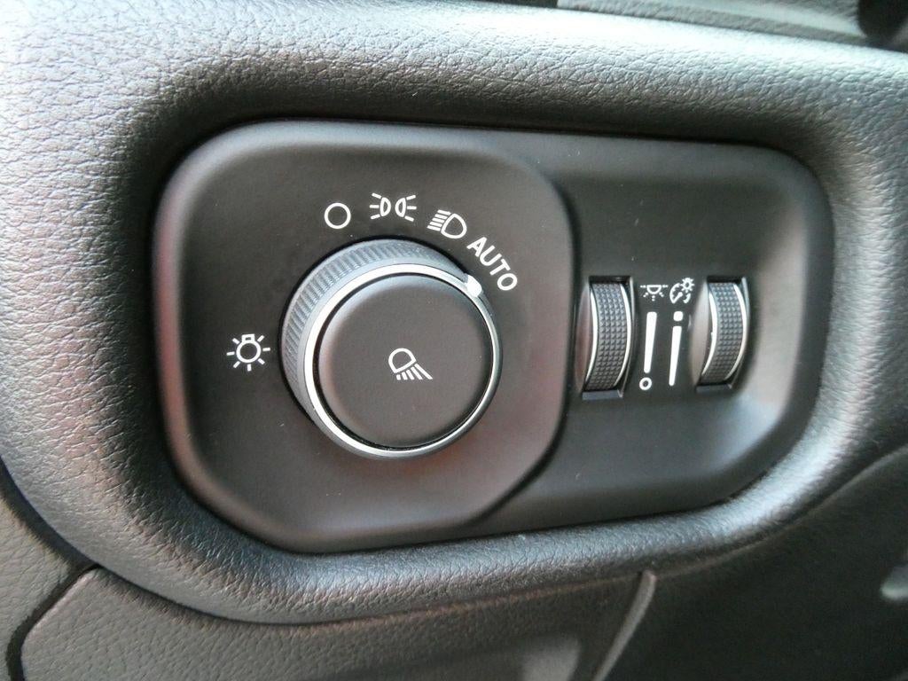 2019 RAM 1500 Tradesman Quad Cab 4x2 6'4" Box