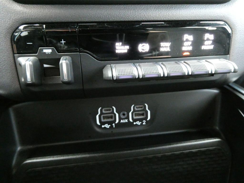 2023 RAM 2500 Big Horn Crew Cab 4x4 6'4" Box