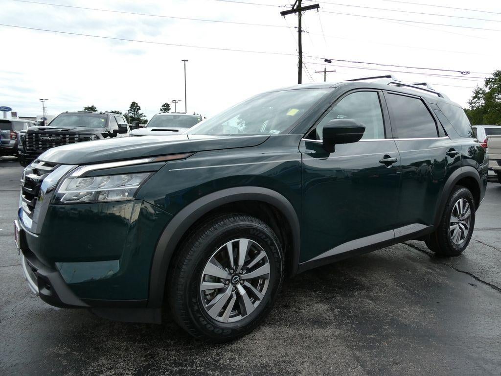2023 Nissan Pathfinder SL 4WD