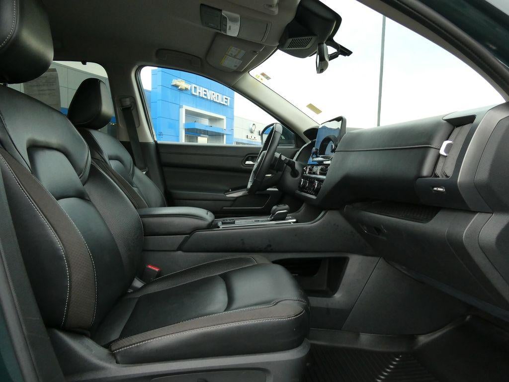 2023 Nissan Pathfinder SL 4WD