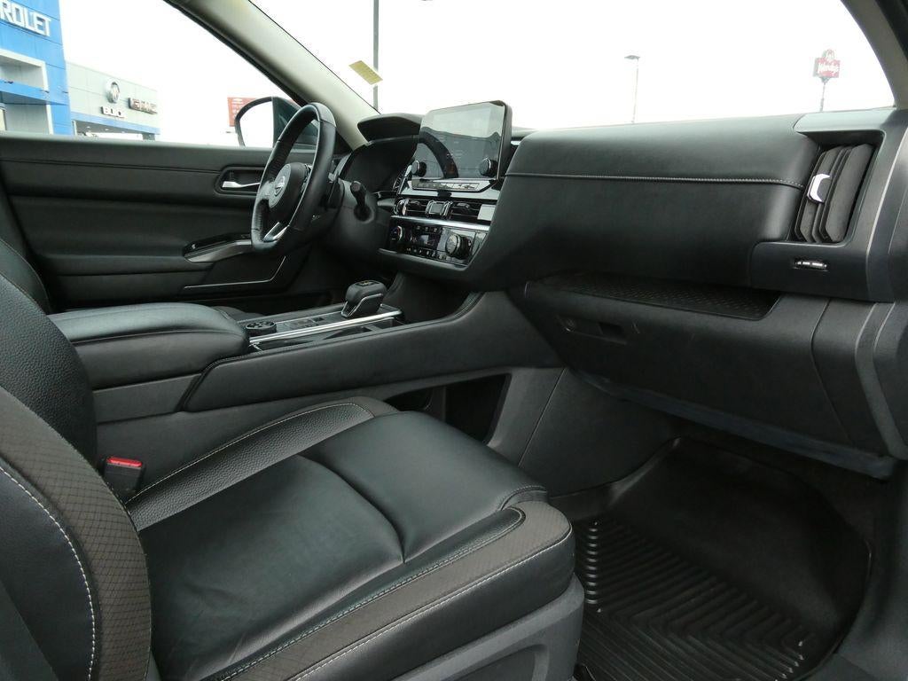 2023 Nissan Pathfinder SL 4WD