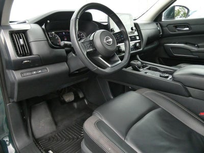 2023 Nissan Pathfinder SL 4WD