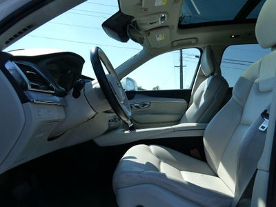 2021 Volvo XC90 T5 Momentum 7 Passenger